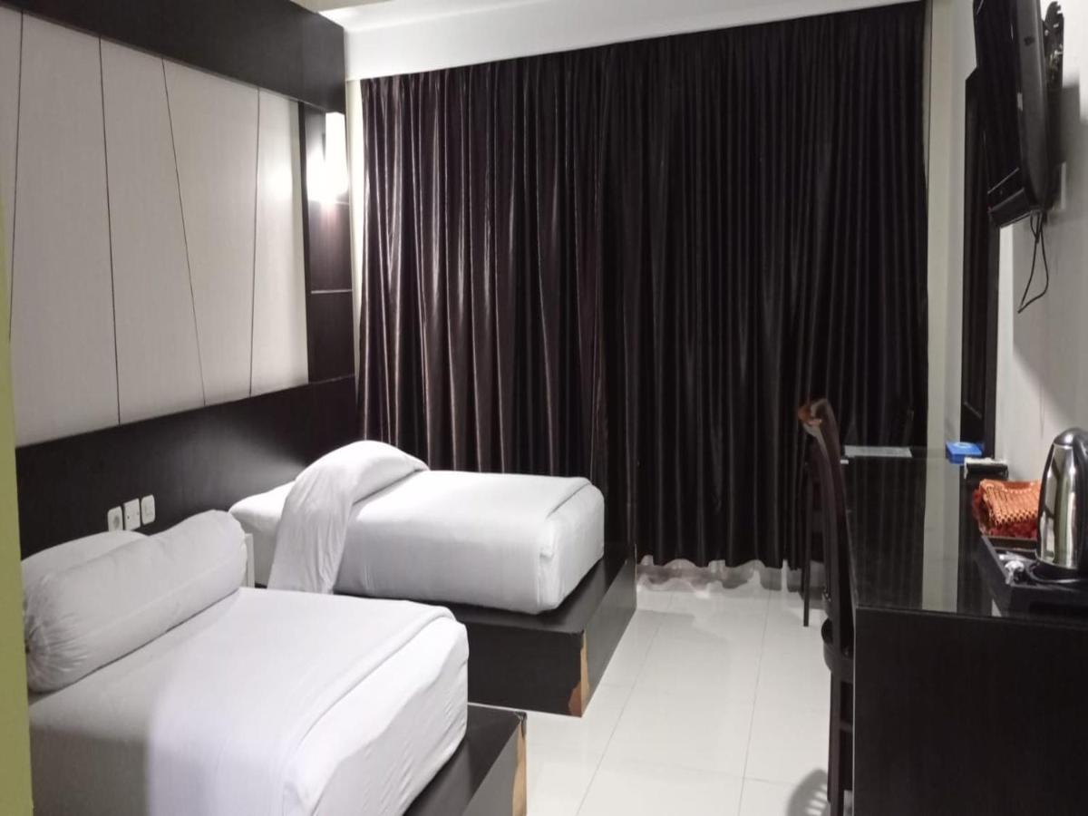 Golden Sarolangun Hotel *